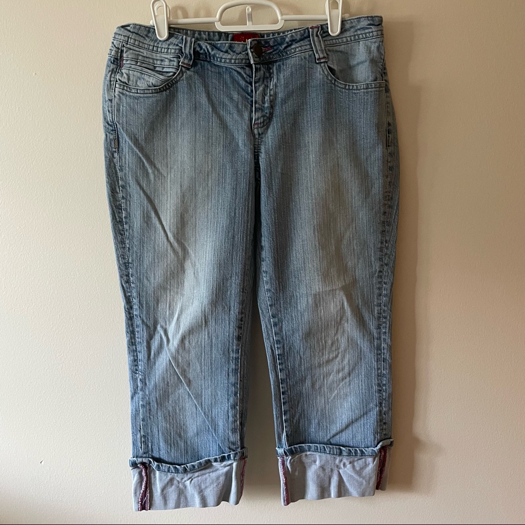 Tilt Capri Cuffed Jeans Tilt Capri Cuffed Jeans